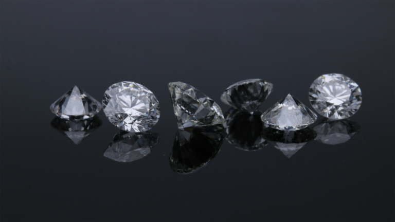 Is it Better to Buy 0.9 Carat Diamond than 1 Carat Diamond?